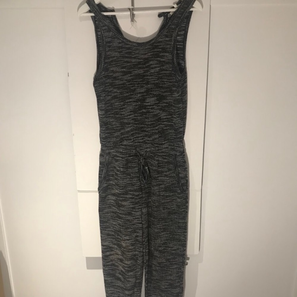 Hanger Grey/Blk Fabric Jumpsuit Size M $25